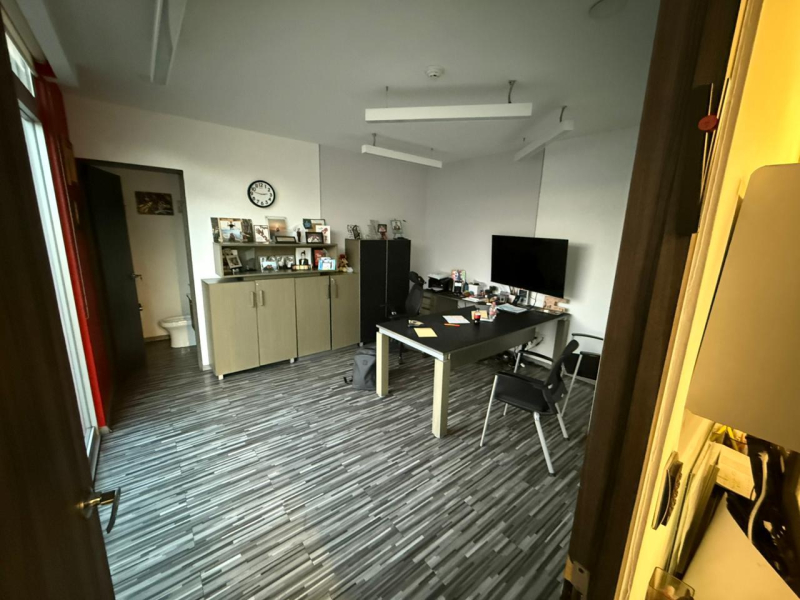 oficina en renta en cruz manca