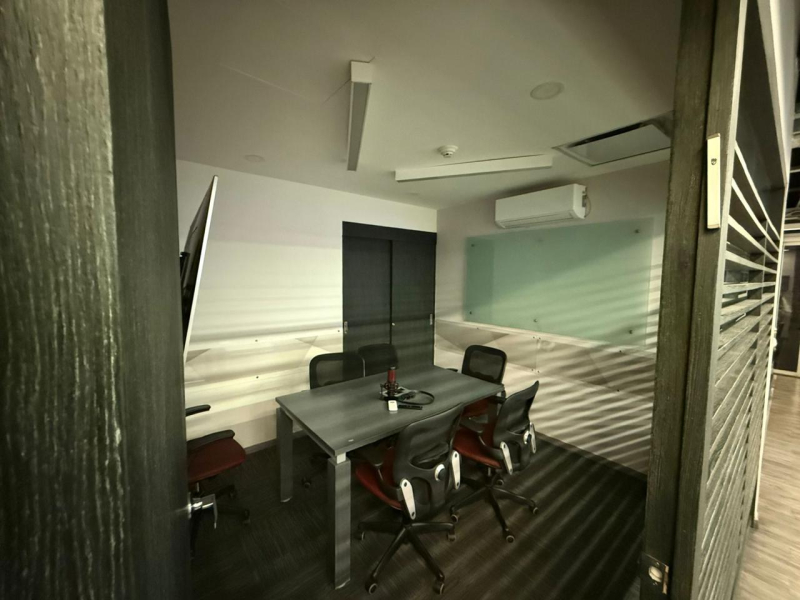 oficina en renta en cruz manca