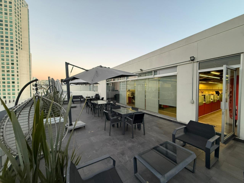 oficina en renta en cruz manca