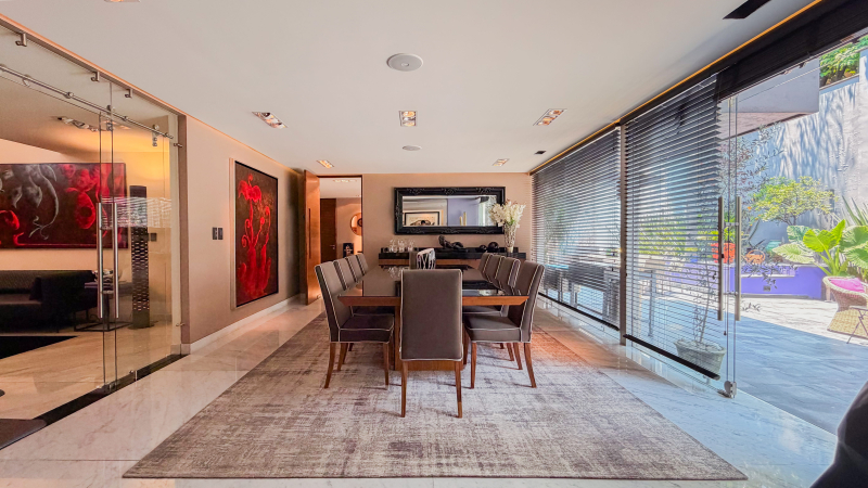 casa en venta en san ángel – residencia de lujo con terrazas y patio central