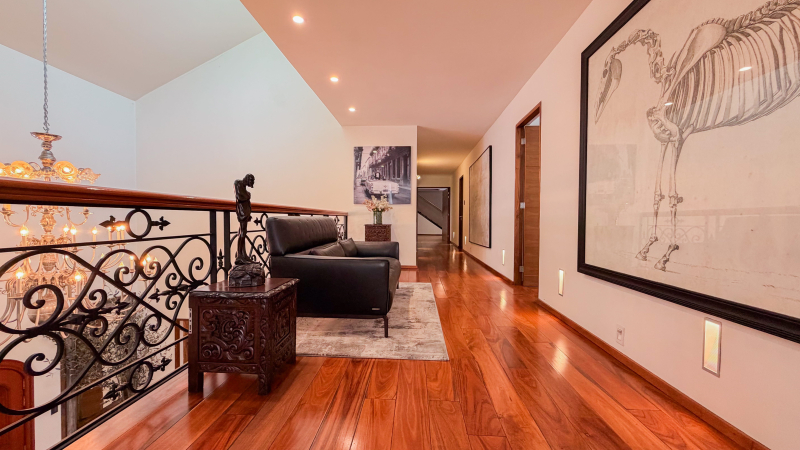 casa en venta en san ángel – residencia de lujo con terrazas y patio central