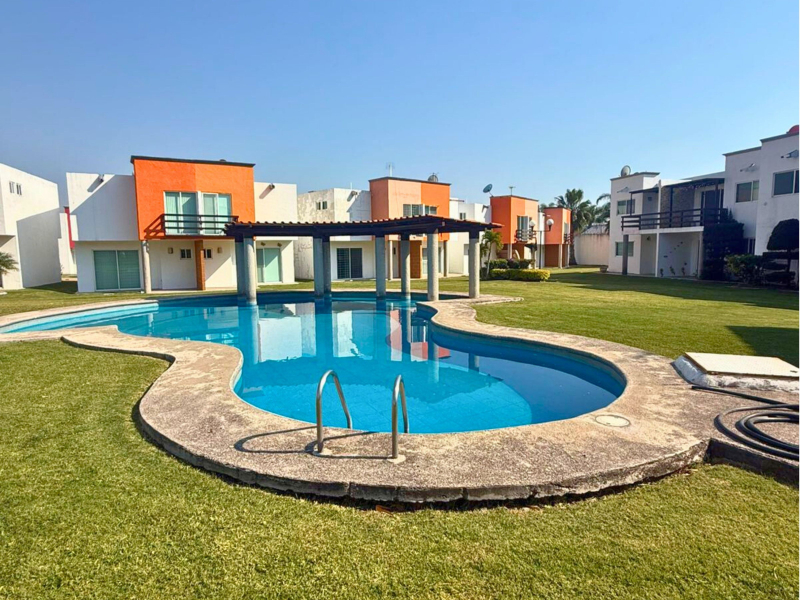 Casa en Condominio en Venta en San Juan Texcalpan 