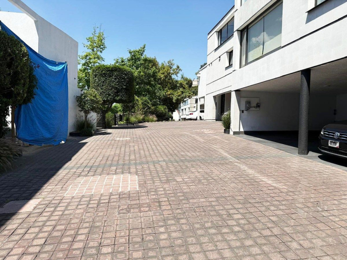 Casa en Condominio en Venta en Bosques de las Lomas