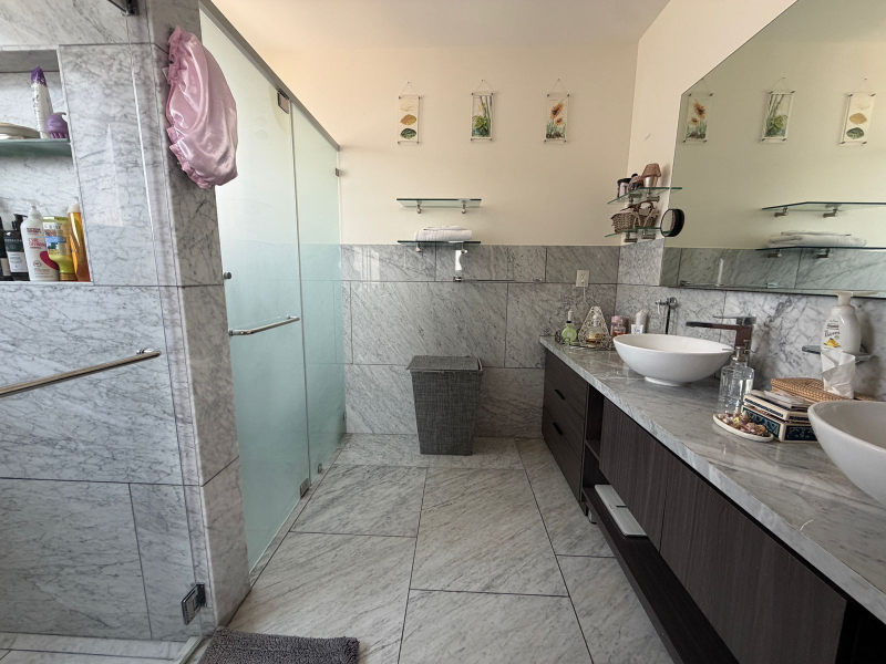DEPARTAMENTO EN VENTA - CON ESPECTACULAR TERRAZA - P�?RGOLAS - BOSQUE REAL 
