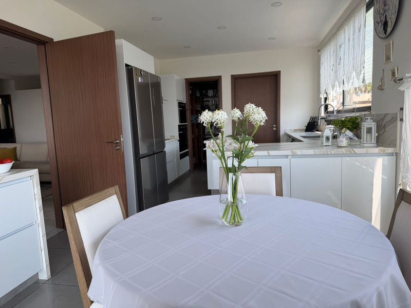DEPARTAMENTO EN VENTA - CON ESPECTACULAR TERRAZA - P�?RGOLAS - BOSQUE REAL 