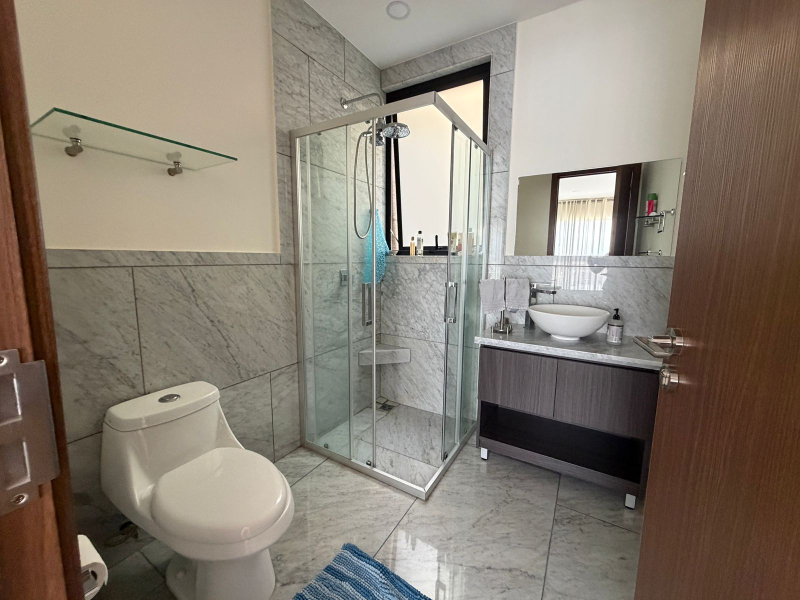 DEPARTAMENTO EN VENTA - CON ESPECTACULAR TERRAZA - P�?RGOLAS - BOSQUE REAL 