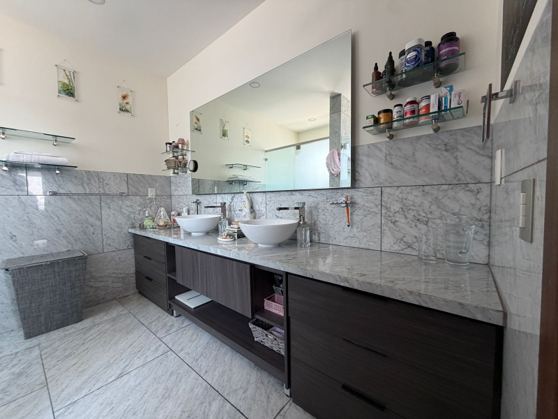 DEPARTAMENTO EN VENTA - CON ESPECTACULAR TERRAZA - P�?RGOLAS - BOSQUE REAL 