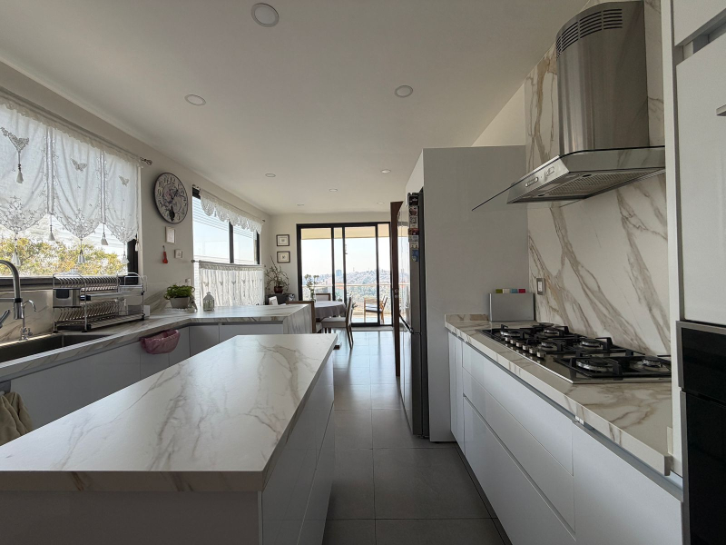 DEPARTAMENTO EN VENTA - CON ESPECTACULAR TERRAZA - P�?RGOLAS - BOSQUE REAL 