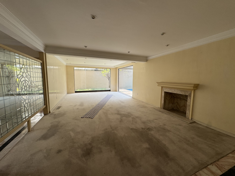 CASA EN VENTA CON ALBERCA PARA ACTUALIZAR OPORTUNIDAD - SIERRA GUADARRAMA- LOMAS 