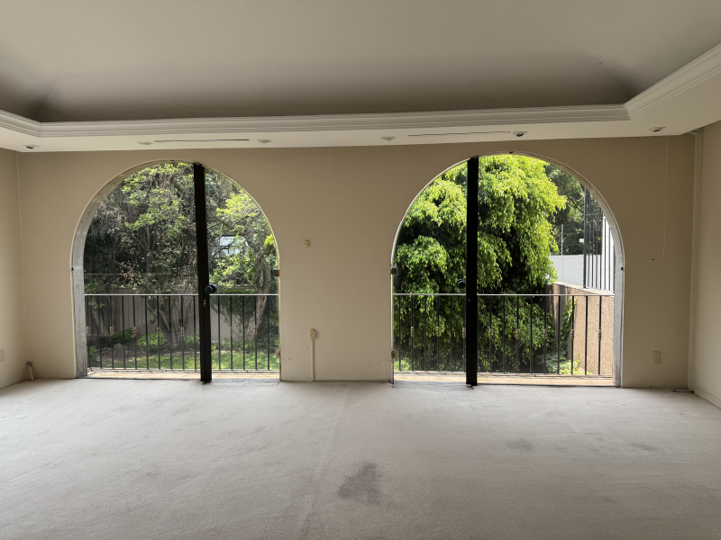 CASA EN VENTA CON ALBERCA PARA ACTUALIZAR OPORTUNIDAD - SIERRA GUADARRAMA- LOMAS 