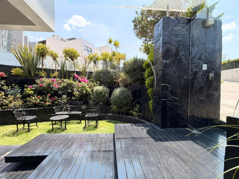 Casa en venta en cerrada dentro de Bosque Real: