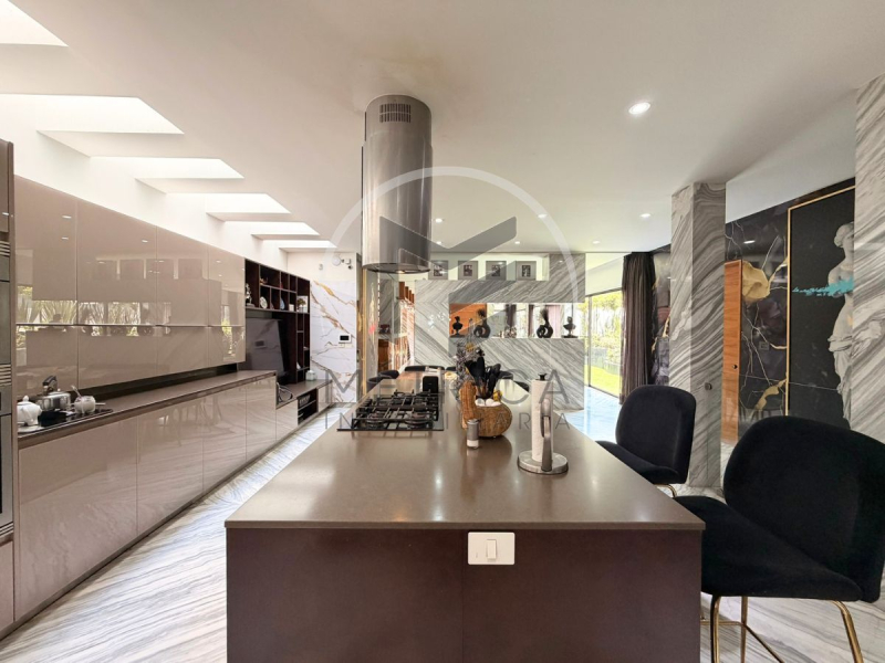 Casa en venta en cerrada dentro de Bosque Real: