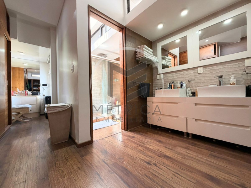 Casa en venta en cerrada dentro de Bosque Real: