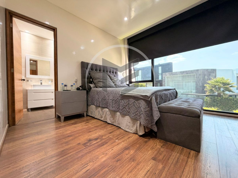 Casa en venta en cerrada dentro de Bosque Real: