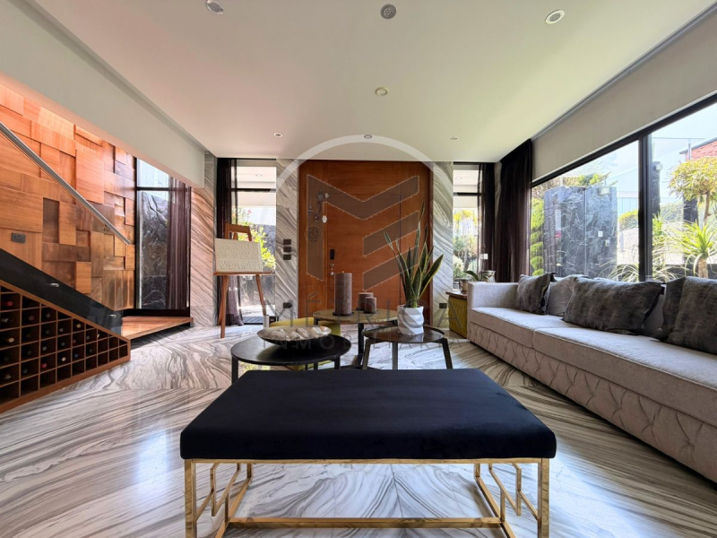 Casa en venta en cerrada dentro de Bosque Real: