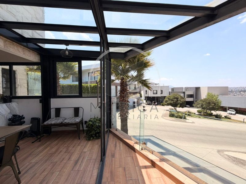 Casa en venta en cerrada dentro de Bosque Real: