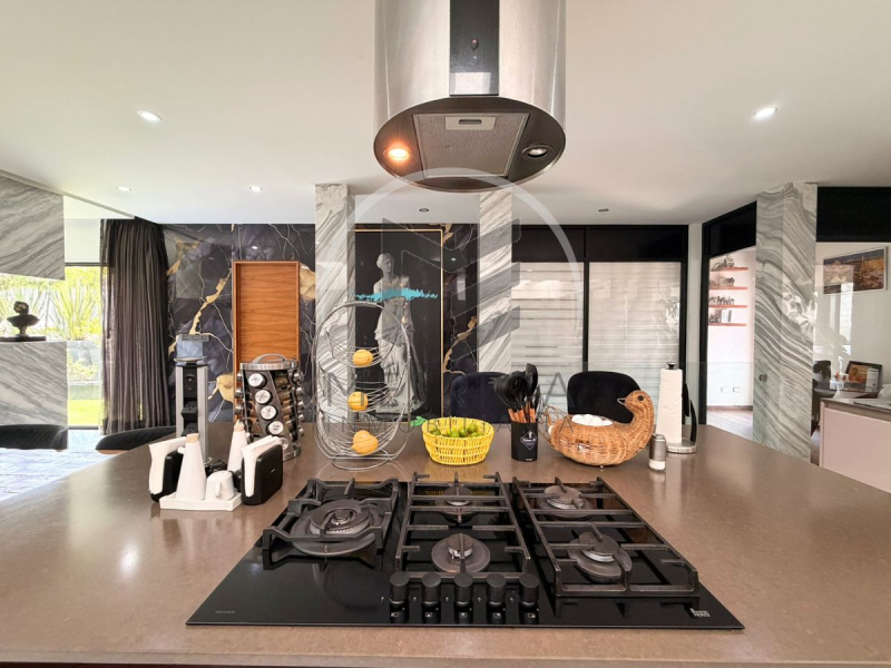 Casa en venta en cerrada dentro de Bosque Real: