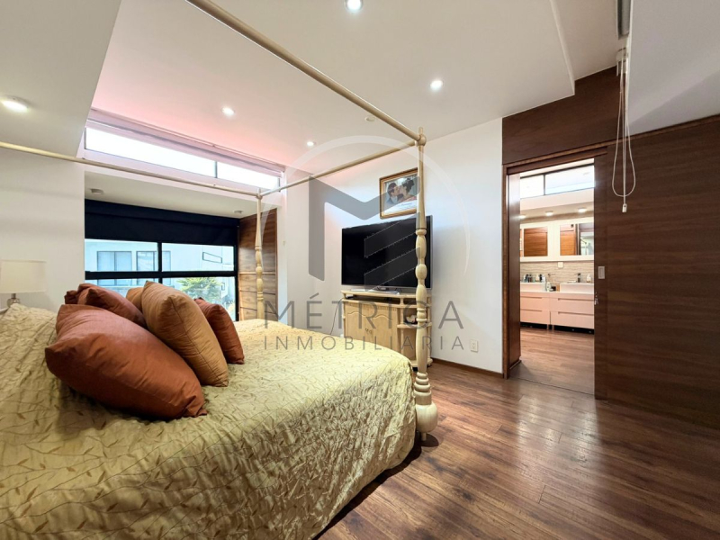 Casa en venta en cerrada dentro de Bosque Real: