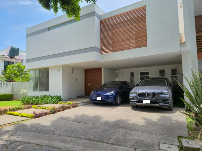 casa en condominio en venta en valle real