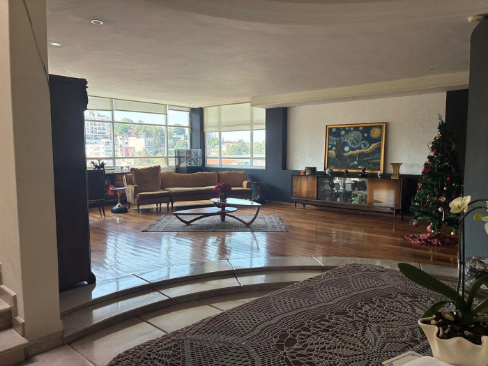 CASA EN VENTA EN BOSQUES DE LAS LOMAS