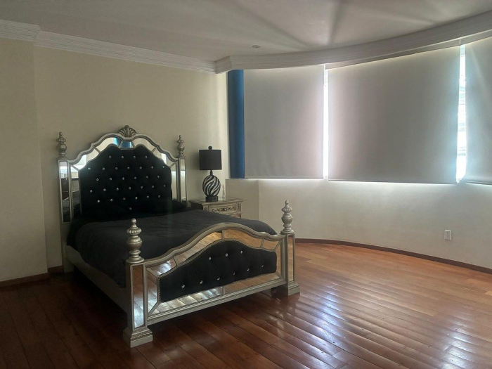 CASA EN VENTA EN BOSQUES DE LAS LOMAS