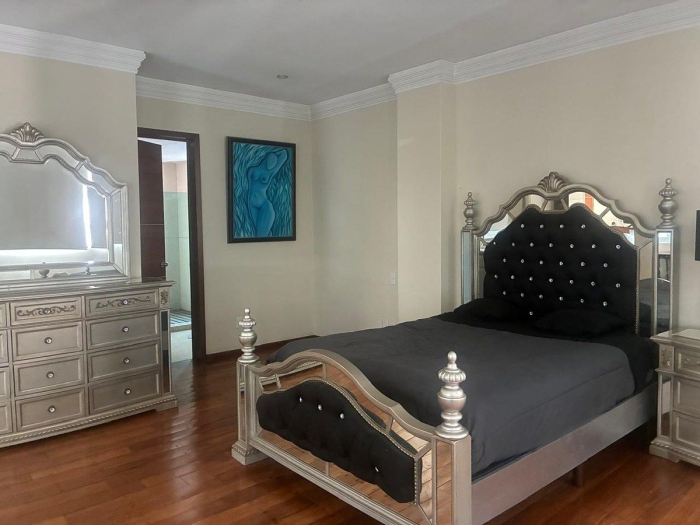 CASA EN VENTA EN BOSQUES DE LAS LOMAS