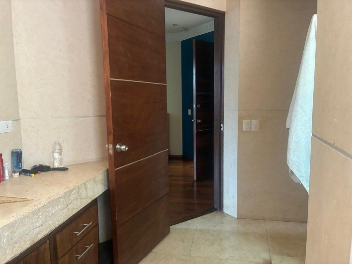 CASA EN VENTA EN BOSQUES DE LAS LOMAS