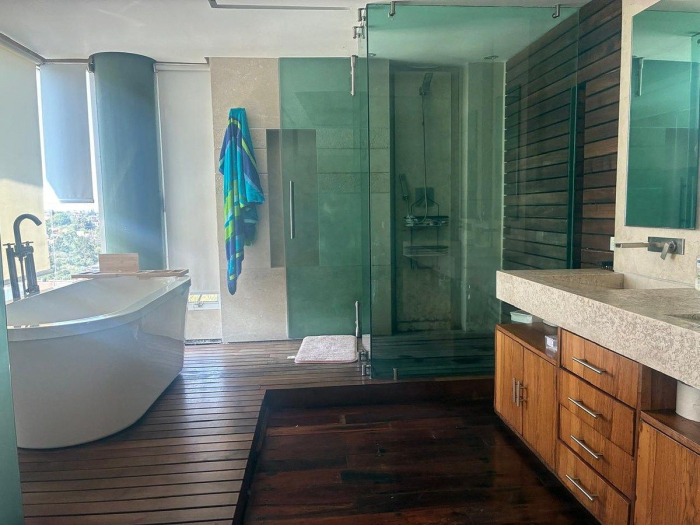 CASA EN VENTA EN BOSQUES DE LAS LOMAS