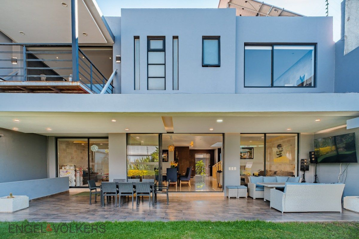 Exclusiva Casa En Venta En Lomas De Tecamachalco.