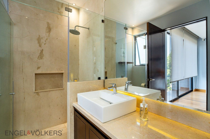 Exclusiva Casa En Venta En Lomas De Tecamachalco.