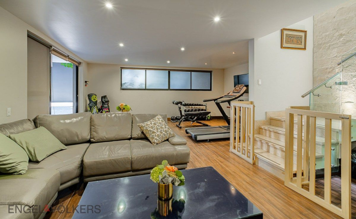 Exclusiva Casa En Venta En Lomas De Tecamachalco.