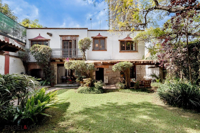 Casa En Venta. Elegancia Histórica En El Corazón De San Ángel Inn