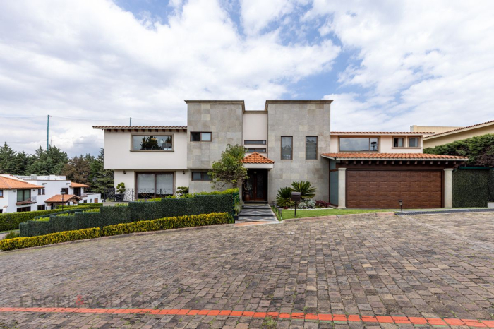 Casa De Lujo En Venta En Los Encinos | Jardín, GYM Y Seguridad 24 H