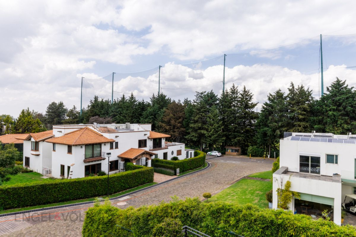 Casa De Lujo En Venta En Los Encinos | Jardín, GYM Y Seguridad 24 H