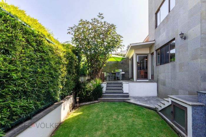Casa De Lujo En Venta En Los Encinos | Jardín, GYM Y Seguridad 24 H