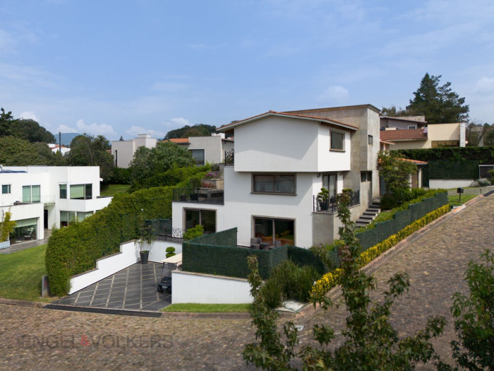 Casa De Lujo En Venta En Los Encinos | Jardín, GYM Y Seguridad 24 H