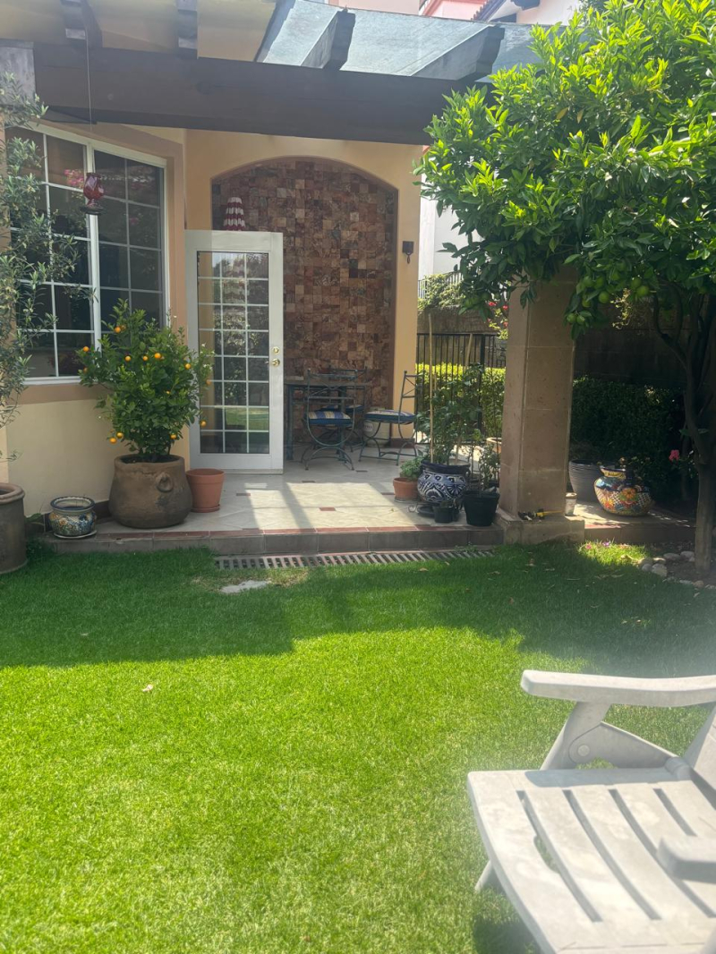 casa en renta los robles 