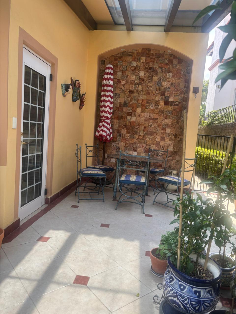casa en renta los robles 