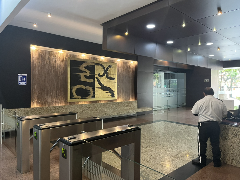 oficina en renta plaza victoria granada174 m2
