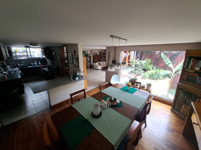 hermosa casa en venta en calle cerrada