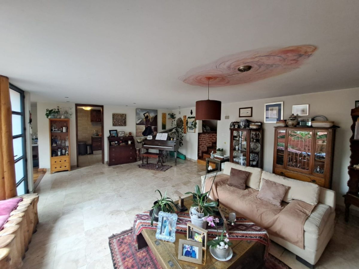 hermosa casa en venta en calle cerrada