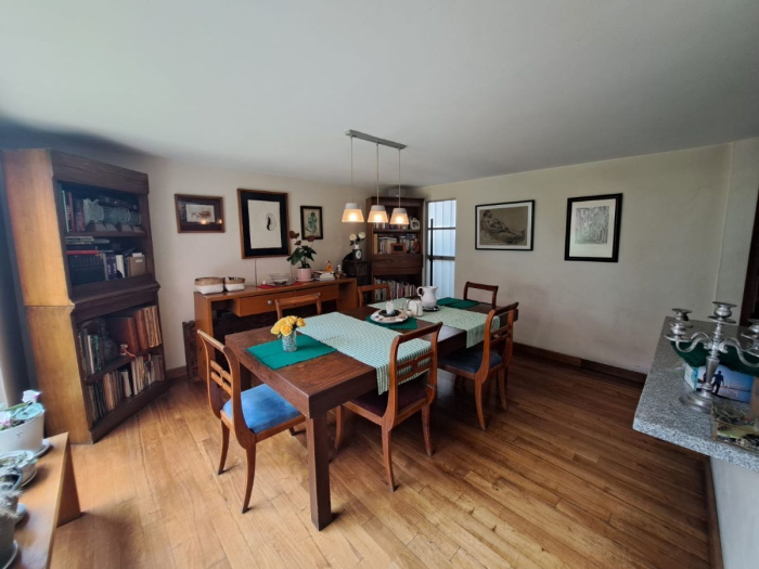 hermosa casa en venta en calle cerrada