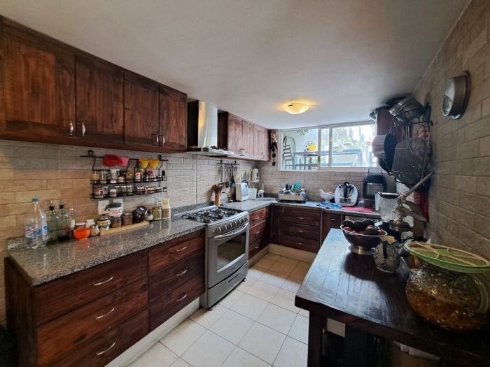 hermosa casa en venta en calle cerrada