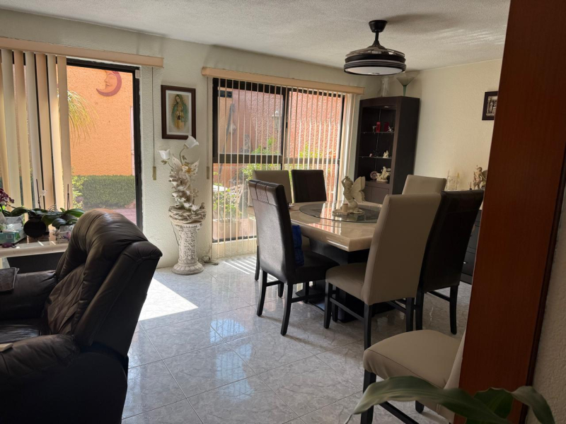 Casa En Venta En Jardines Del Alba