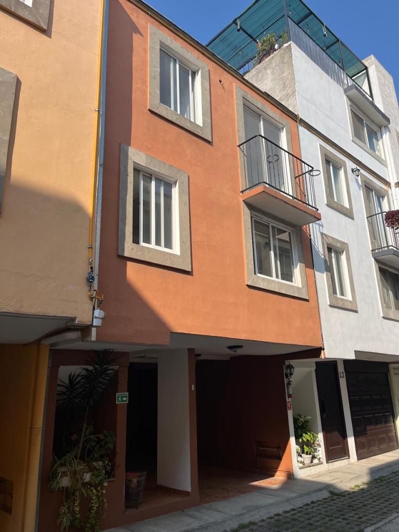 se vende casa en conjunto cerrado en miguel hidalgo cdmx