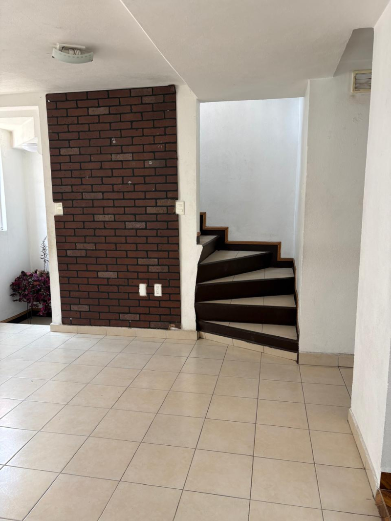 SE VENDE CASA EN CONJUNTO CERRADO EN MIGUEL HIDALGO CDMX