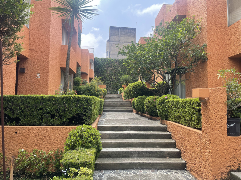 CASA EN VENTA EN PUEBLO NUEVO BAJO (PARTE ALTA DE SAN JERONIMO)