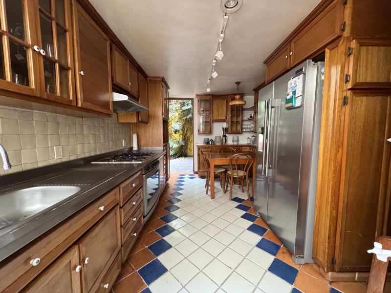ENCANTADORA CASA EN VENTA CON JARDIN Y ROOFTOP TERRACE - VILLA COYOACAN