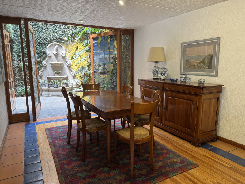 ENCANTADORA CASA EN VENTA CON JARDIN Y ROOFTOP TERRACE - VILLA COYOACAN