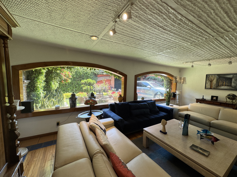 ENCANTADORA CASA EN VENTA CON JARDIN Y ROOFTOP TERRACE - VILLA COYOACAN